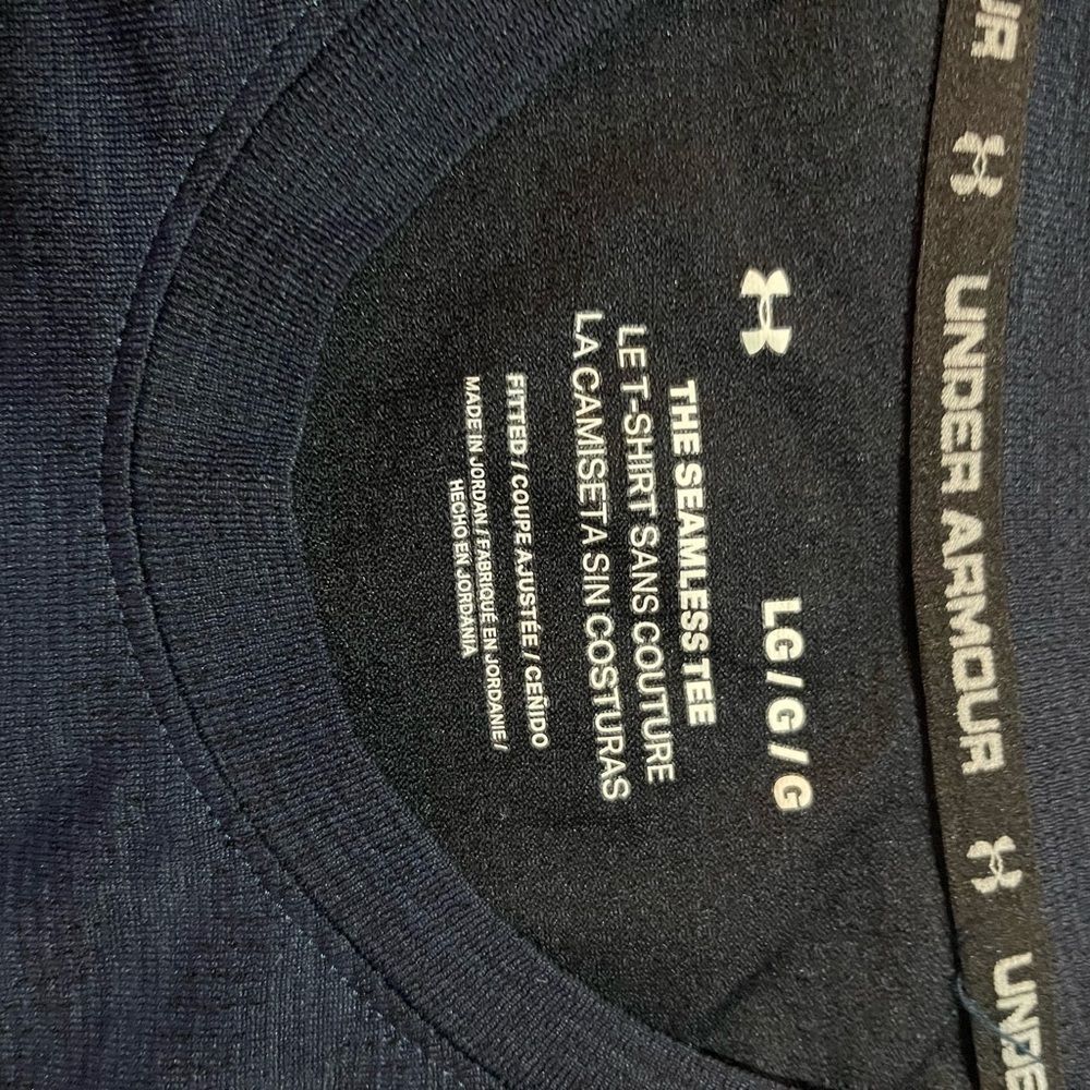 Under Armour Men’s T-Shirt Size L Black Short Sleeve Athletic Workout Charged - Picture 8 of 8